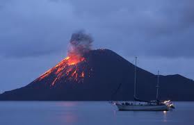  GUNUNG ANAK KRAKATAU: Aktivitas Vulkanik Masih Tinggi