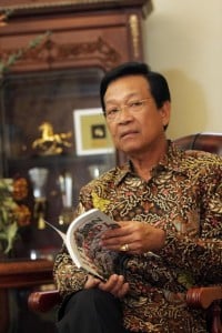  Sultan Hamengkubuwono Resmi Mundur dari Golkar