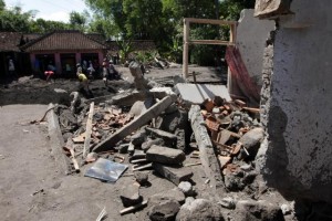  BENCANA BOGOR: 670 Rumah Rusak Diterjang Angin 