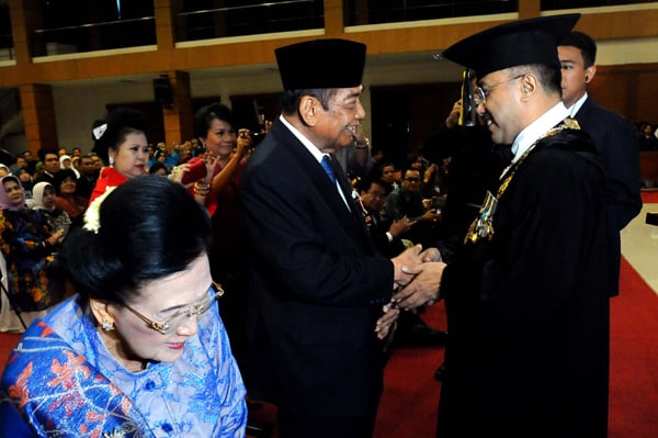  FOTO: Sukamdani Raih Anugerah Padjadjaran Utama