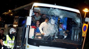  PENYISIHAN PIALA DUNIA: Bus Messi cs Dilempari Batu 
