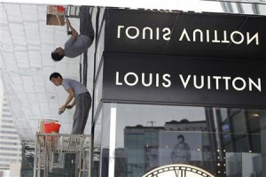  Louis Vuitton Buka Hotel Butik Musiman Bergaya Minimalis