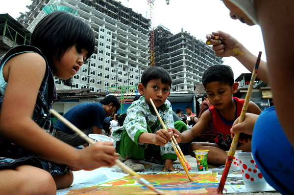  FOTO: Kolaborasi Kreatif Masyarakat Muda Bandung di Kampung Festival Tamansari