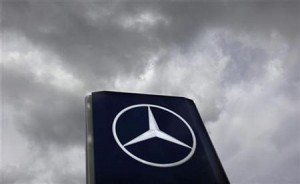  MERCEDES-BENZ Luncurkan 2 Truk Baru