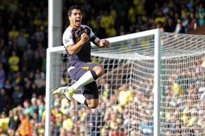  LIGA INGGRIS: Rodgers Memuji Tiga Gol Suarez