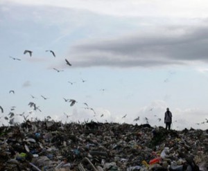  Limbah Sampah Ancam Irigasi Kawasan Hilir