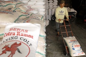  Penyaluran Raskin 41 Desa di Bandung Barat Dihentikan
