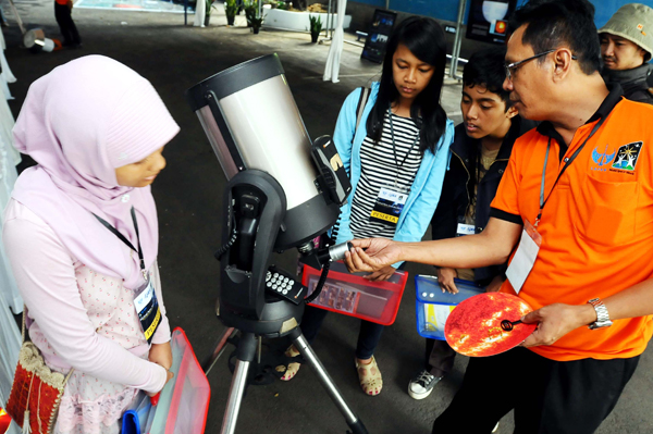  FOTO: LAPAN Gelar Festival Sains Antariksa 2012