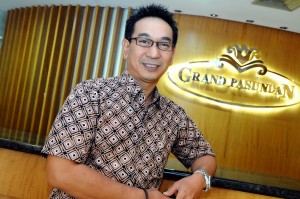  DIAN RADIAN: Hati Saya Tertambat di Dunia Perhotelan
