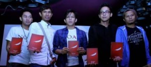  KONSER NOAH: Ariel Sukses Tebar Pesona di Makassar