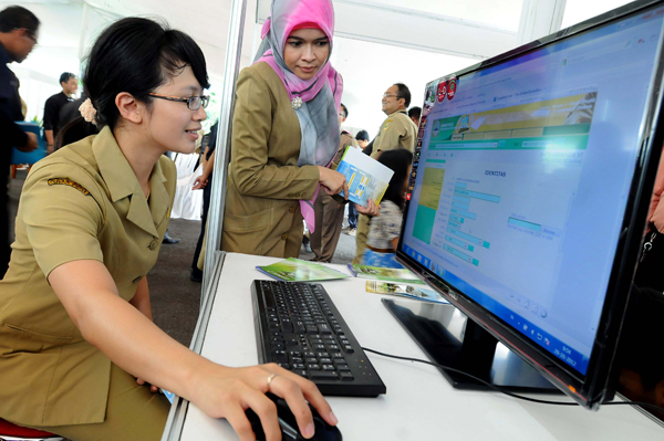  FOTO: Pemprov Jabar Luncurkan Program 300 Doktor untuk PNS
