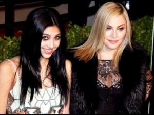  Madonna Hadiahi Putrinya Lourdes Sebuah Apartemen