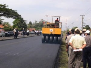  INFRASTRUKTUR JALAN: 195 Km Jalan di Kab. Bandung Selesai Diperbaiki