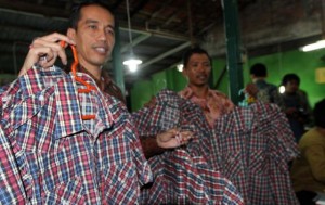  PILGUB JABAR 2013: Majalaya Layani Produksi Kemeja ala "Jokowi"