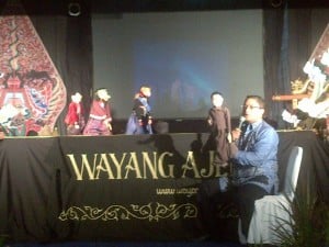  DEDE YUSUF Punya Bakat Jadi Dalang Wayang Golek