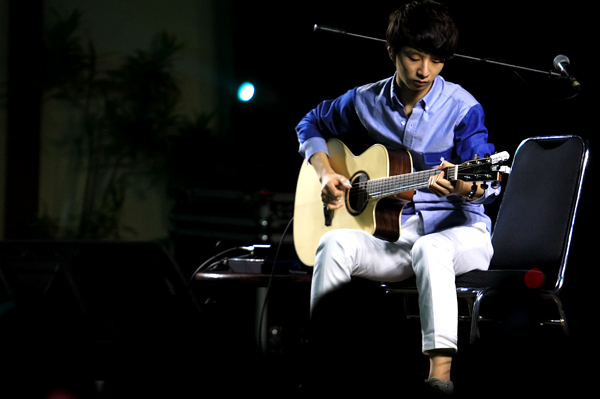  FOTO: SUNGHA JUNG Sukses Bikin Histeris Penggemarnya di Bandung