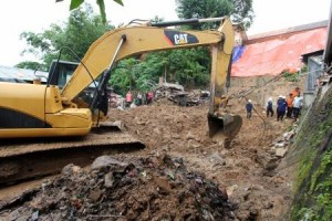  LONGSOR: Proses Evakuasi Sungapan Berlangsung