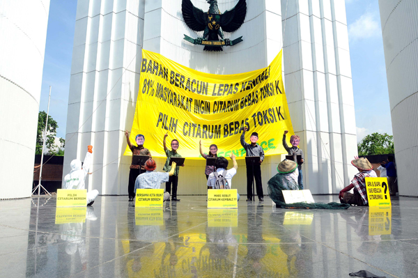  FOTO: Greenpeace Ajak Para Cagub Jabar Berkomitmen Lindungi Sungai Citarum