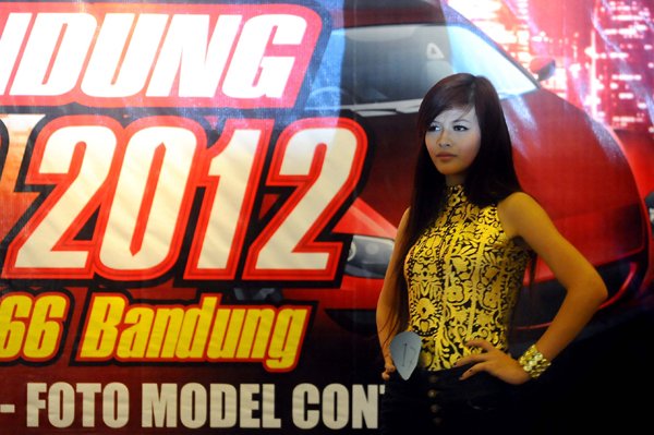  FOTO: Pemilihan Miss Bandung Automotive Expo 2012 di Graha Manggala Siliwangi