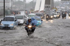  Banjir di Gedebage Bandung, Tinggi Air 80 Cm