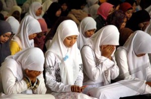  Ratusan Pelajar Tasikmalaya Gelar Doa untuk Indonesia