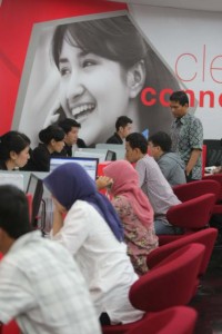  INDUSTRI SELULAR: Pendapatan Telkomsel Jabotabek Jabar Tumbuh 15%