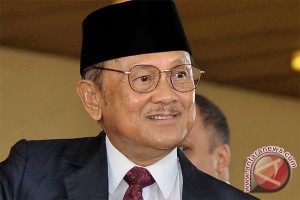  HABIBIE DISEBUT PENGKHIANAT BANGSA: Apa Kata Habibie?