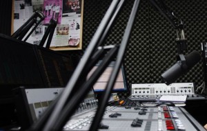  LOWONGAN KERJA: Radio PR FM Membutuhkan Penyiar Pria & Perempuan