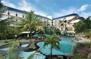  HOTEL BANDUNG: Kehangatan Natal di The Jayakarta