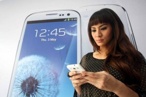  GADGET: Samsung Bidik Penjualan 500 juta Handset Tahun Depan