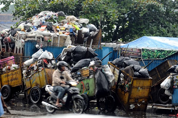  FOTO: Alat Berat di TPA Sarimukti Rusak, Sampah pun Menumpuk di Bandung