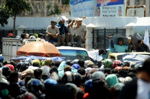  UPAH MINIMUM: Buruh Tolak Penangguhan UMK