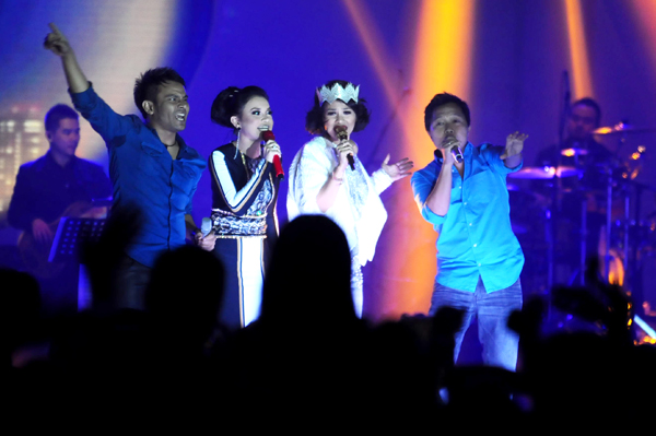  FOTO: Judika, Rossa, Andien dan Sandhy Sondoro Pukau Penonton Bandung