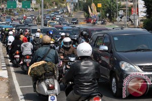  TAHUN BARU: Jalur Menuju Puncak Semakin Padat