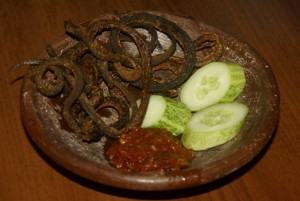  KULINER: Anda Punya Nyali Makan Pecel Belut Ini?