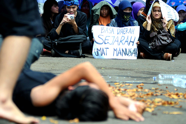  FOTO: Aksi Tolak Penghapusan Bahasa Daerah dari Kurikulum 2013