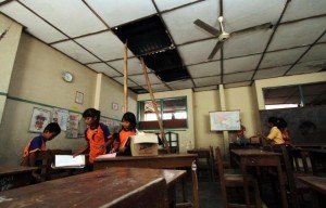  Bruk! Bangunan SD Roboh di Bogor, Puluhan Siswa Luka