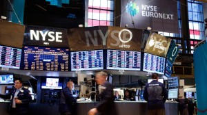  WALL STREET: Stagnan Tertekan Saham Perbankan