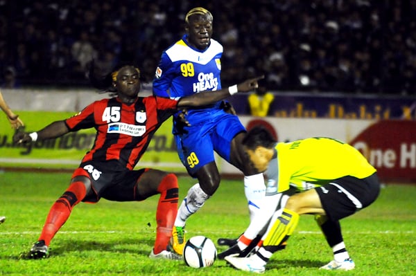  FOTO: Maung Bandung Imbang 1-1 Melawan Persipura