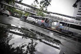  JAKARTA BANJIR: Transjakarta Berhenti Beroperasi