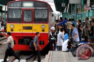  JAKARTA BANJIR: 140 Perjalanan KRL Dibatalkan