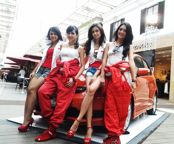  FOTO: SPG Seksi di Peluncuran Honda Jazz New Varian