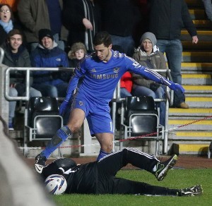  CAPITAL ONE CUP: Nendang Anak Gawang, Hazard Diusir Wasit, Chelsea Pun Tersingkir