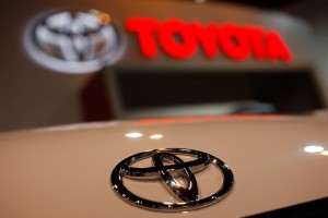  PENJUALAN MOBIL: Toyota Hajar General Motors di AS