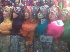  Kerudung Pesta Jakarta, Terinspirasi Para Selebritis