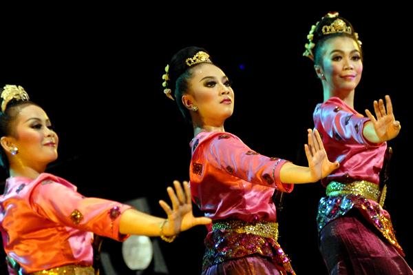  FOTO: Pasanggiri Jaipongan Jugala Raya 2013 di STSI Bandung
