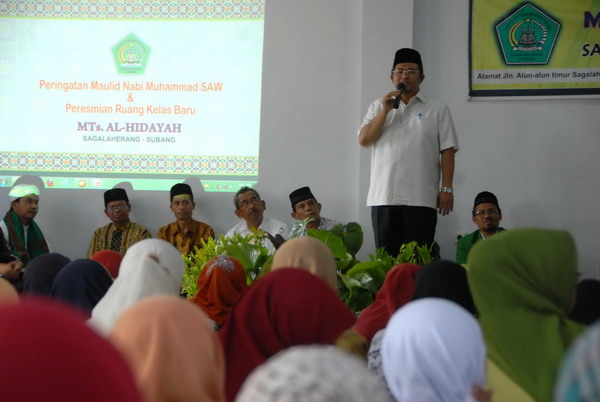  FOTO: Gubernur Jabar Ahmad Heryawan Saat Peringatan Maulid Nabi di MTs Al Hidayah Subang