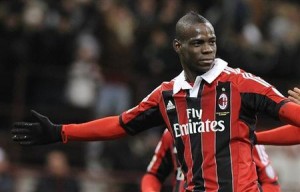  LIGA ITALIA: 2 Gol Balotelli Menangkan Milan