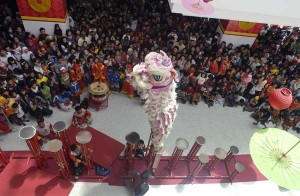  Wow, Barongsai Bisa Joged Gangnam Style di Grage Mall Cirebon