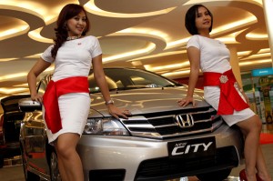  OTOMOTIF: Penjualan Honda Geser Nissan